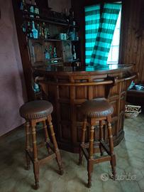 MOBILE BAR con sgabelli