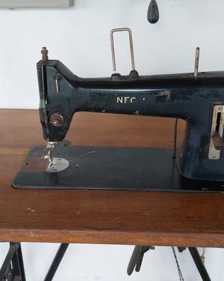 Macchina da cucire vintage 