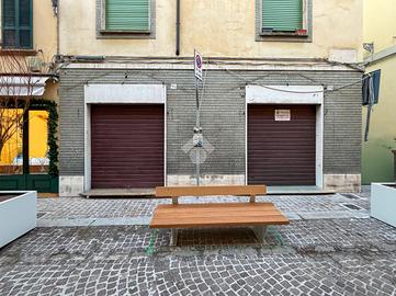 NEGOZIO A FIORENZUOLA D'ARDA