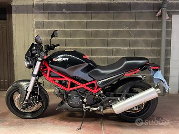 Ducati Monster 695