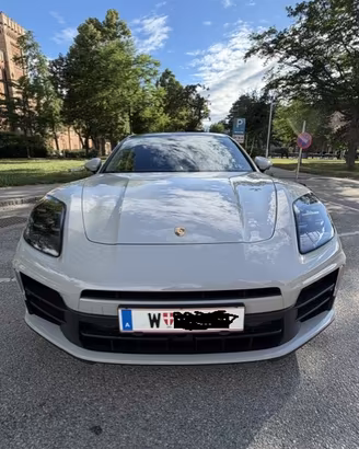 Porsche Panamera 4 e-Hybrid Gen3