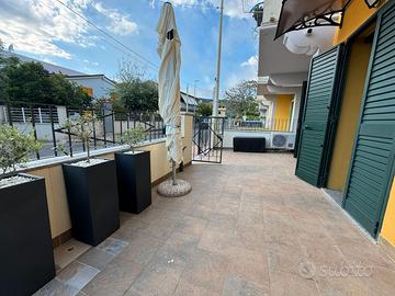 Bosa Marina Piano Terra Arredato con Cortile 140mq