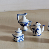 Set di ceramiche in miniatura
