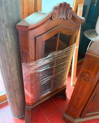 Monile in legno di noce