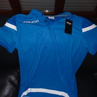 Polo tecnico sportiva Macron con etichetta