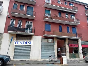 Negozio con cantina Affori M3FN