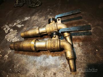 rubinetti conici per bott vino  in legno 