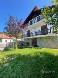 Villa di 140 m² con 4 locali e box auto a Pornassi