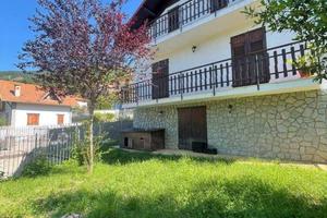 Villa di 140 m² con 4 locali e box auto a Pornassi