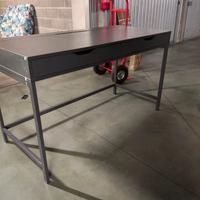 Scrivania Ikea grigia