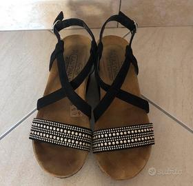 Sandali con perline grigie