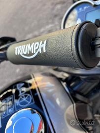 Triumph praticamente nuova