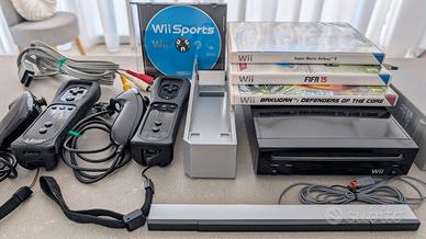 Nintendo Wii + 2 Wiimote-Nunchuck + 4 giochi