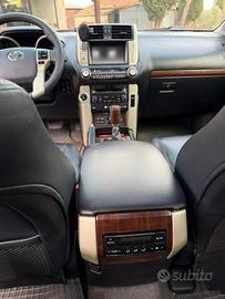 Land cruiser kdj 150