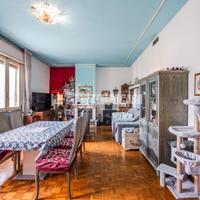 Spazioso appartamento in bifamiliare al 2° piano c