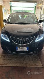 Lancia Ypsilon 1.0 Firefly 70cv Hybrid Platino