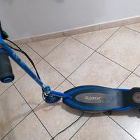 monopattino elettrico Razor E90