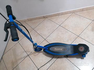 monopattino elettrico Razor E90