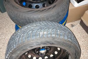 Cerchi ferro con pneumatici