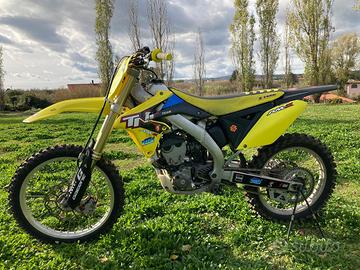Suzuki RMZ 250 motocross