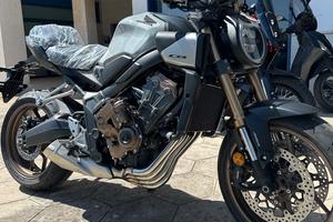 HONDA CB650R E-CLUTCH IN HFP MOTORS MONOPOLI