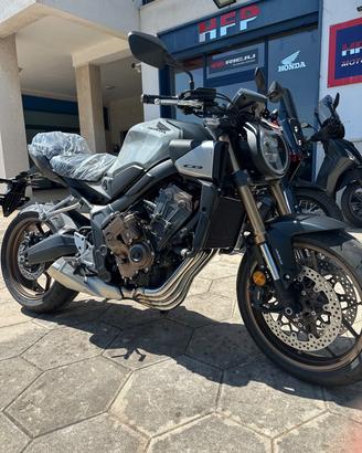HONDA CB650R E-CLUTCH IN HFP MOTORS MONOPOLI