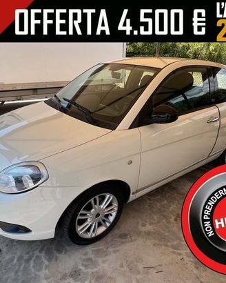 Lancia Ypsilon 1.2 69 CV Unyca