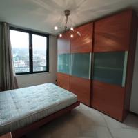 armadio a tre ante scorrevoli con vetro