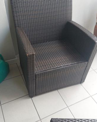 Tavolo e 2 poltrone in rattan 