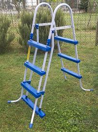 scaletta per piscina