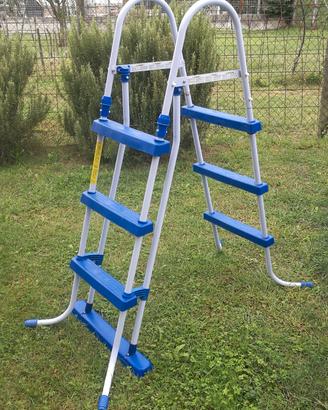 scaletta per piscina