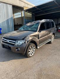 Disponibili ricambi Mitsubishi Pajero IV serie