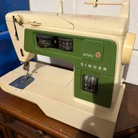 Macchina da cucire Singer 6790