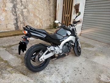 Suzuki gsr 600cc del 2007