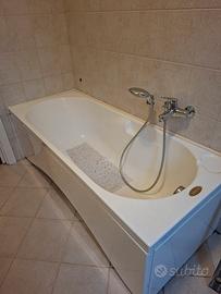 vasca jacuzzi in buono  stato