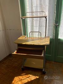 Scrivania e comodino