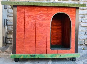 Cuccia in legno coibentata per cani