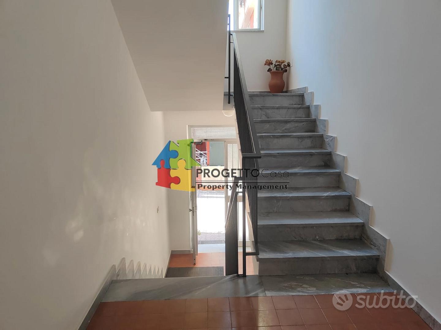 Comodo piano rialzato con posto auto in garage - Altro