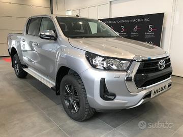 TOYOTA Hilux 2.4 D-4D 4WD 4 porte Double Cab Lou