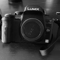 Lumix Panasonic GH2 solo corpo macchina