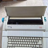 Macchina da scrivere elettronica AEG Olympia