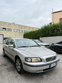 Volvo V70/XC70 V70 2.4 D5 20V cat Summum