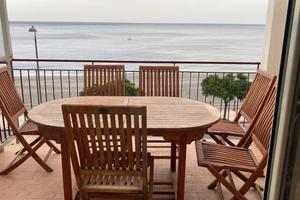 Fronte mare ad ali terme