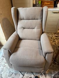Poltrona relax elettrica doppio motore