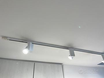 Binario con 4 fari led