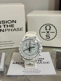 Orologio bianco con fasi lunari