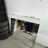 Specchio da bagno con illuminazione