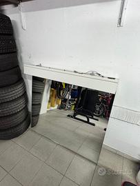 Specchio da bagno con illuminazione