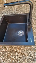 lavandino + ripiano in gres nero