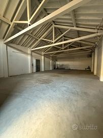Capannone laboratorio deposito Leffe (bg)